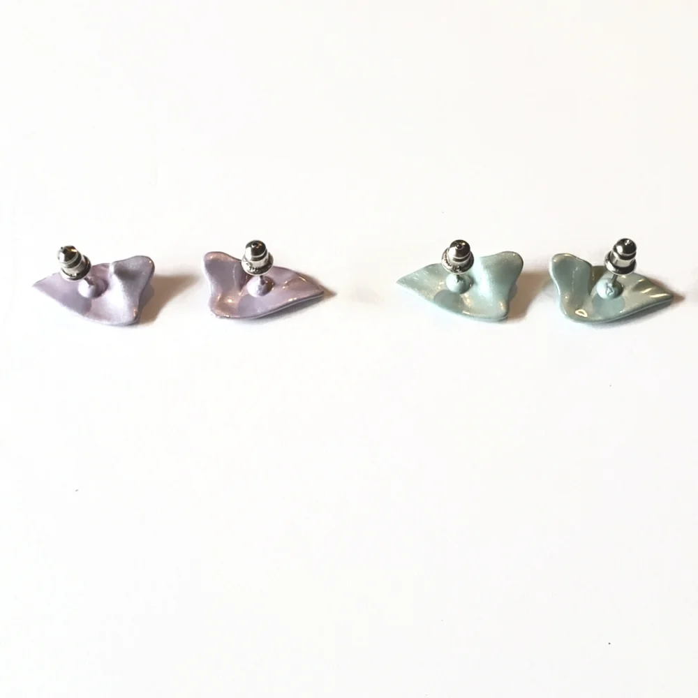 Enamel Shell Earrings 2 pair